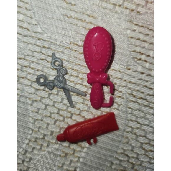 Barbie Mattel child doll and misc. play set - Picture 2 of 7